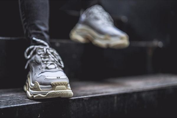 【BALENCIAGA】2018AW バレンシアガスーパーコピー 入手困難☆激レア Triple S Trainer ホワイト 483513